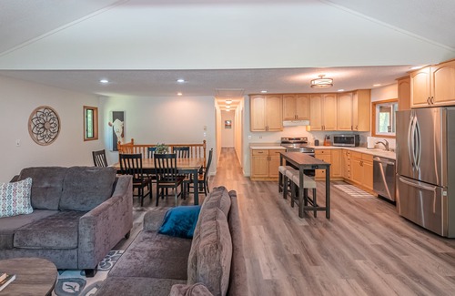 Hamlin Ski Chalet | Large, spacious Chalet-in amenity filled Hideout