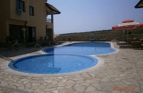 Varna Apartment | Large spacious ground floor poolside apartment
