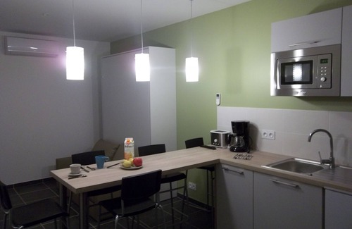 La Capte Apartment | Large Studio (26m2) with large terrace (17m2) 50m from the sea and beach.