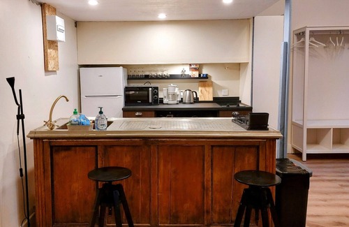 Gardanne Apartment | Large Studio 4 persons Enclosed parking Fibre