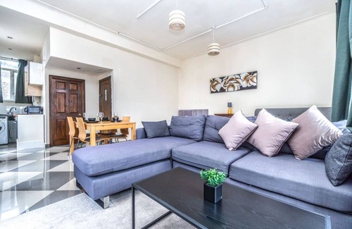 Finsbury Park Apartment | Large Studio by Finsbury Park