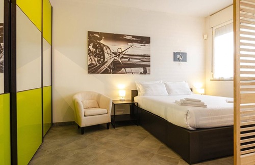 Cirenaica Apartment | Large studio flat with private car park
