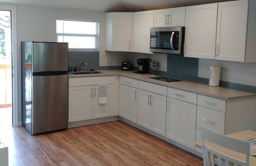 Neptune Beach Apartment | Large studio guest cottage 1.5 blocks from ocean