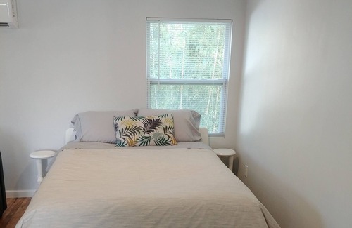 Neptune Beach Apartment | Large studio guest cottage 1.5 blocks from ocean