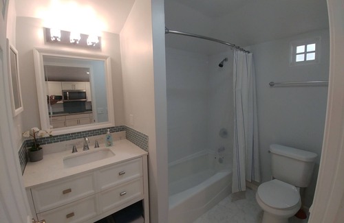 Neptune Beach Apartment | Large studio guest cottage 1.5 blocks from ocean