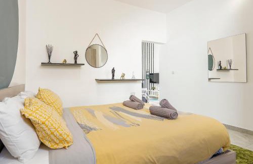Gzira Apartment | Large Studio Penthouse with 2 terraces - By Solea Holiday Homes