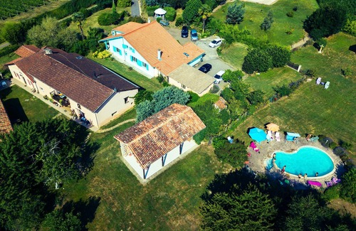 Saint-Loubouer Apartment | Large Studio surrounded by extensive garden with pool