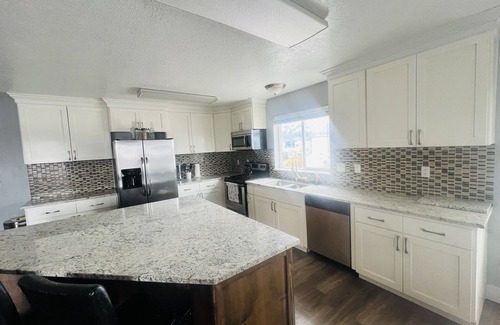 Smithfield Apartment | Large Studio with open concept, king size bed