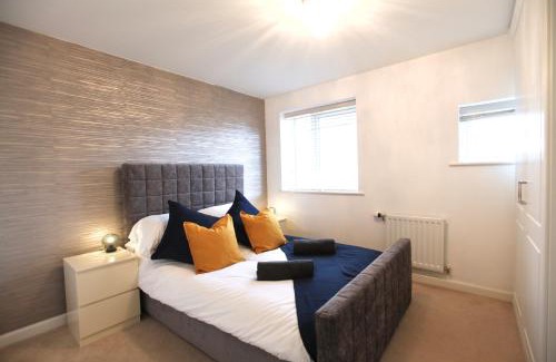 Cambridge Apartment | Large Stylish Cambridge House (4BR/Free Parking)