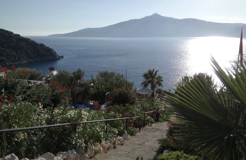 Kalkan Villa | Large Stylish Villa close to the Sea Sleeps 10, Panoramic Sea Views and Pool