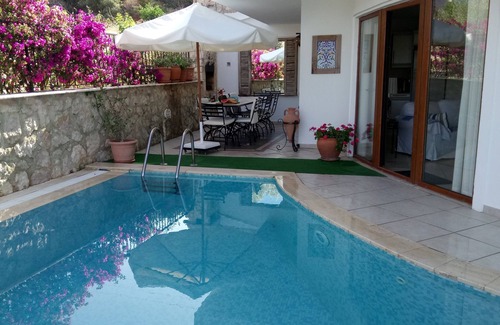 Kalkan Villa | Large Stylish Villa close to the Sea Sleeps 10, Panoramic Sea Views and Pool