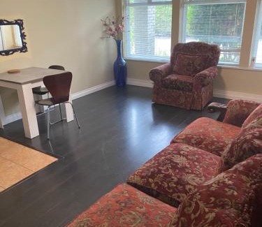 Richmond House | Large suite with independent access
