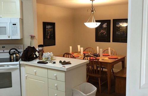 Summit Cove Condo | Large Summit Cove Condo - Free WiFi, Fireplace, Hot Tub, Pool, Close to Slopes