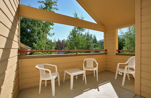 Summit Cove Condo | Large Summit Cove Condo - Free WiFi, Fireplace, Hot Tub, Pool, Close to Slopes