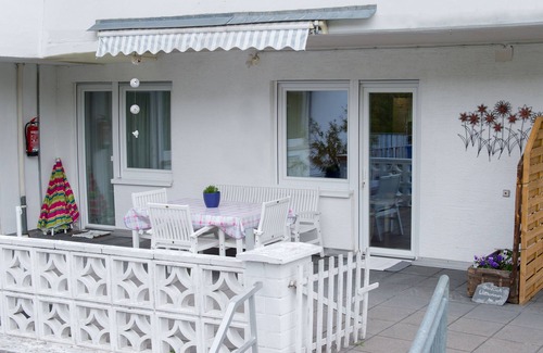 Enkirch Apartment | Large sun-drenched terrace with a view of the Moselle