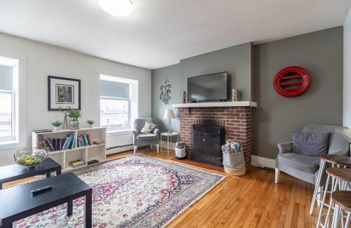 Bedford Apartment | Large & Sunny Beautiful Home #103