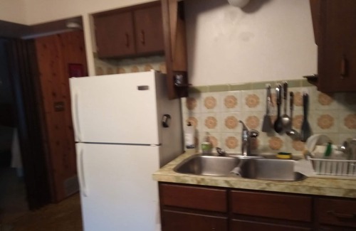 St. Catharines Apartment | Large,sunny, two-room suite accessed from deck on wooded ravine.Eat-in kitchen.