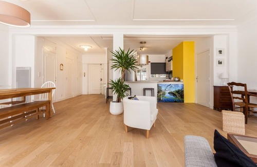 Gares Apartment | Large T3 with & balcony near train station ☀ ☀ ☀ ☀ ☀