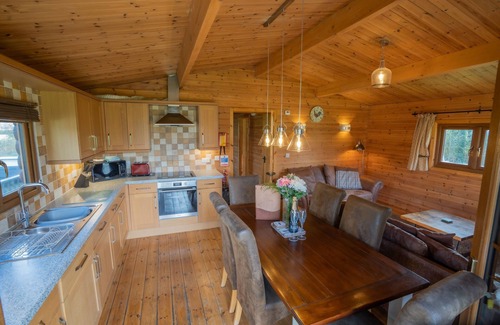 East Huntspill Cabin | Large three bedroom lodge with private hot tub, located in the heart of Somerset.