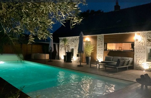 Montbazon House | Large Touraine house with swimming pool Near A10, Private park, Hammam