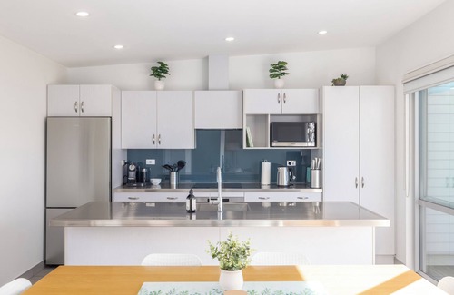 Phillipstown House | Large townhouse. Double garage plus additional parking. Full kitchen and dining.