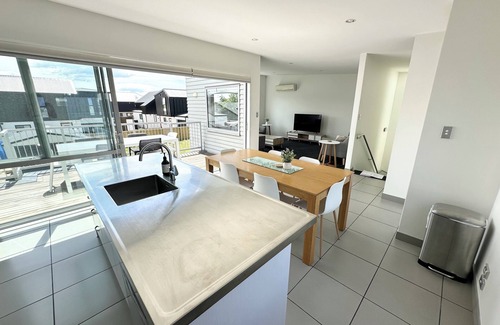Phillipstown House | Large townhouse. Double garage plus additional parking. Full kitchen and dining.