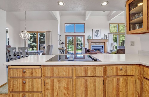 Jerome House | Large Townhouse on 18th green- beautiful location, indoor golf simulators 4 rent