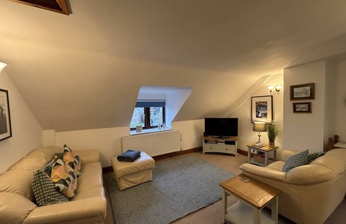 Langton Matravers Apartment | Large Traditional Stone 3 Bedroom 1ST Floor Apartment On The Jurassic Coast.