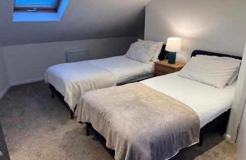 Rotherhithe House | Large triple room in Canada Water London