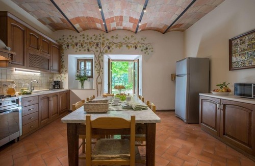 Ripoli Villa | Large Tuscan villa with private pool, AC, views