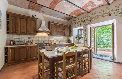Ripoli Villa | Large Tuscan villa with private pool, AC, views