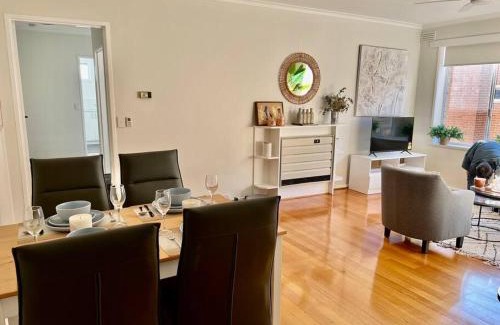 Glen Iris Apartment | Large two bedroom apartment in Glen Iris