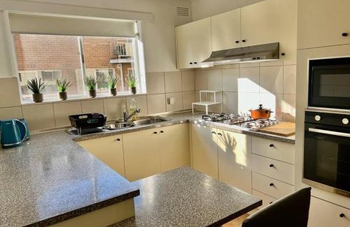 Glen Iris Apartment | Large two bedroom apartment in Glen Iris
