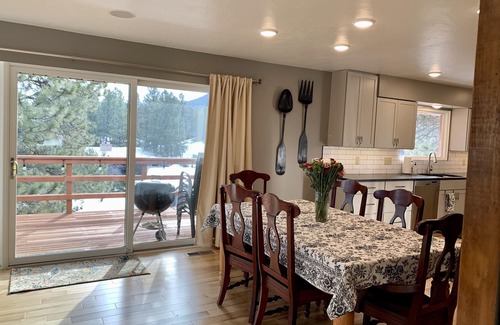 Helena House | Large Updated Family Home with Gourmet Kitchen Near Helena’s Trail System