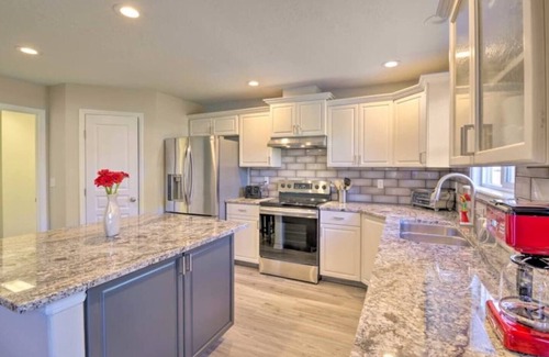 Star House | Large Upscale House for 17 with Firepit in Star