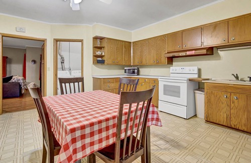 Litchfield Apartment | Large Upstairs 3Br Apartment with Roof Deck