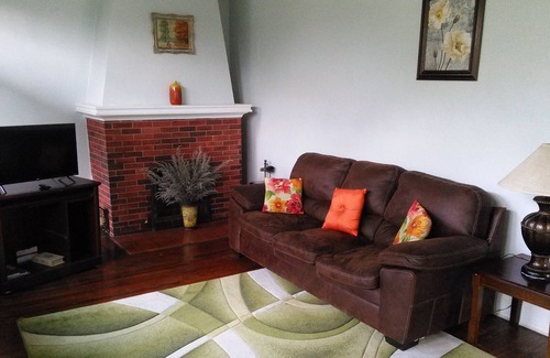 Lake Wales Apartment | Large Upstairs Studio - Legoland Bok Towers Disney Skydiving