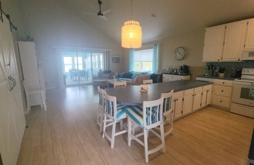 Oscoda House | Large Sandy Beach, Beautiful Beach House on Lake Huron walking dist 2 town&shops