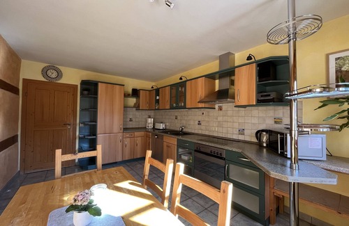 Großhartmannsdorf Apartment | Large vacation apartment in the Erzgebirge with 3 bedrooms and garden area