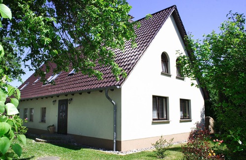 Gross Mohrdorf Apartment | Large vacation apartment - romantic vacation apartments in an old farmhouse