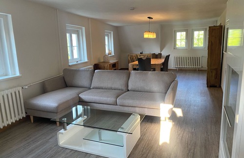 Lengefeld Apartment | Large vacation apartment right next to Rauenstein Castle