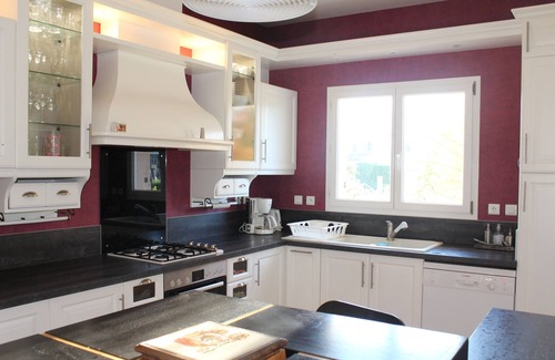 Tallard House | Large vacation home with child-safe pool on the edge of the village of Tallard