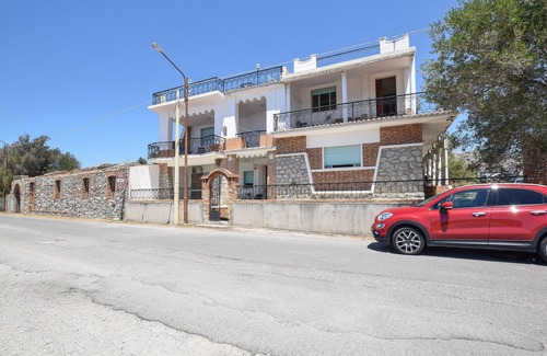Lazzaro House | Large vacation home with plenty of space for the whole family and a fantastic view of the sea.