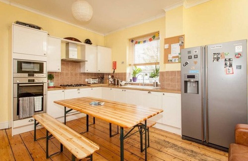 Saint Paul's House | Large very central 4-storey crash pad great for BIG groups - Timeout 2024