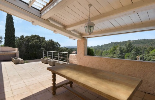Les Hauts de Villeneuve House | Large Villa With Swimming Pool And Terraces