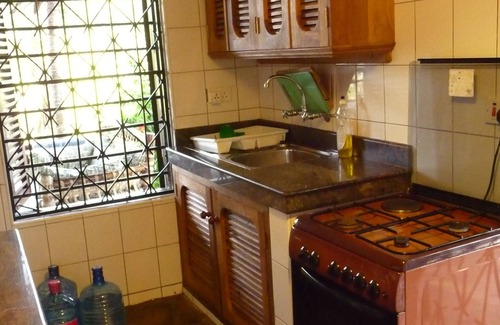 Ukunda House | Large villa for up to 10 people, 5000 m² large tropical garden + private pool