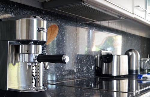 Elviria Villa | Large Villa, garden with swimming pool, jacuzzi, 5 bedrooms, up to 10 people