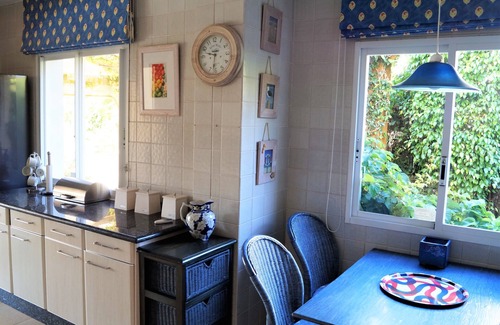 Elviria Villa | Large Villa, garden with swimming pool, jacuzzi, 5 bedrooms, up to 10 people