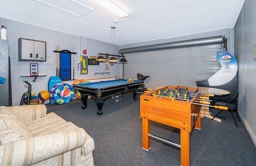 Westridge House | Large Villa in Gated Community, Private Pool & Spa not overlooked, Clubhouse with Gym
