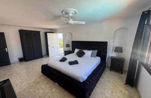 San Fernando Villa | Large Villa in Maspalomas with Huge Private Pool & Gym